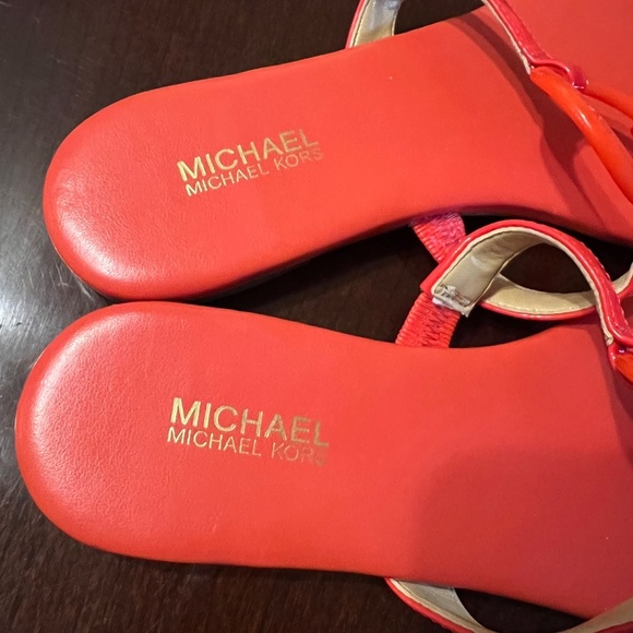 MICHAEL KORS CLAUDIA FLAT SANDAL CORAL REEF WOMENS FLAT T STRAP sz 5.5 - Picture 3 of 6